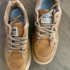 Men's Tan Sneakers